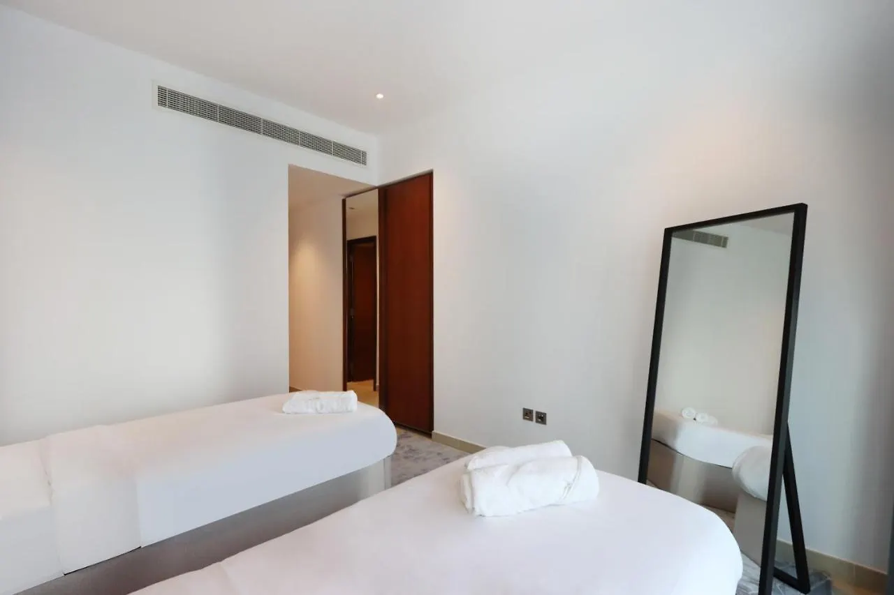 Luxury 2Br Waterfront Oasis In Marinagate - Livbnb Dubai 0*,