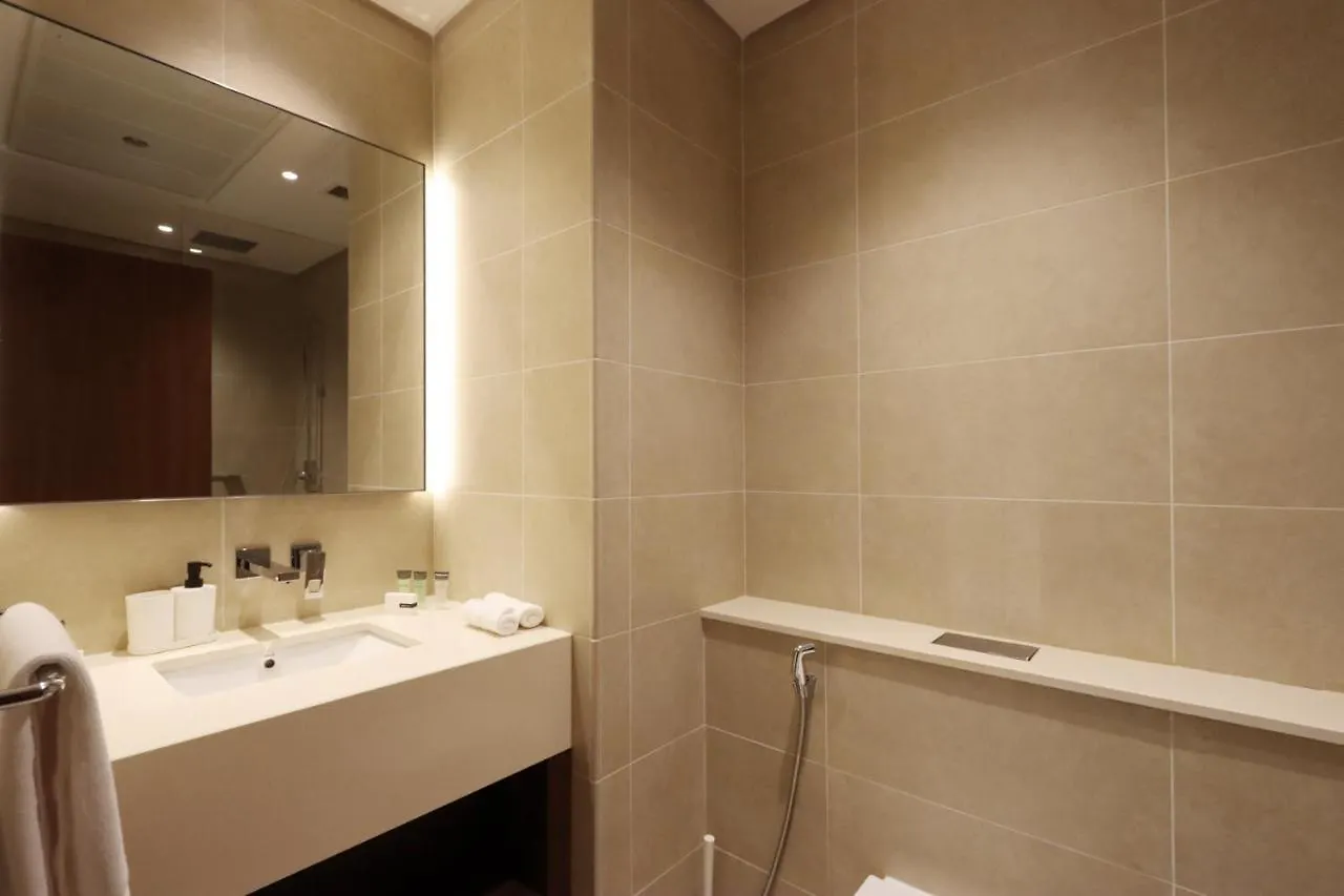 Luxury 2Br Waterfront Oasis In Marinagate - Livbnb Dubai Apartment