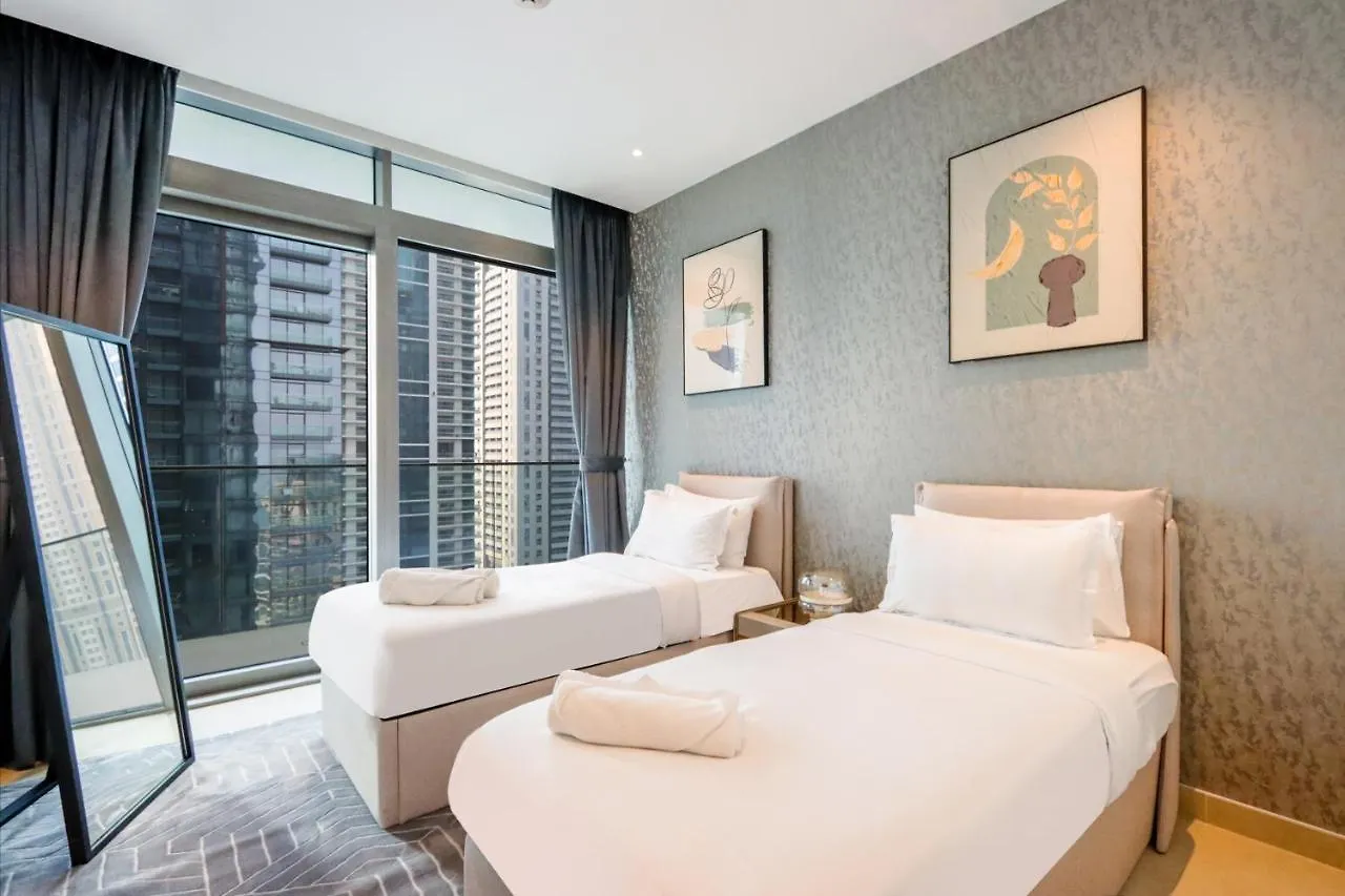 Luxury 2Br Waterfront Oasis In Marinagate - Livbnb Dubai Apartment