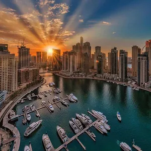 Private Gorgeous With Marina View With Shared Kitchen In Shared Проживание в семье
