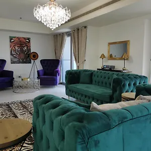 Serenity 3br Palm View In Marina Апартаменты
