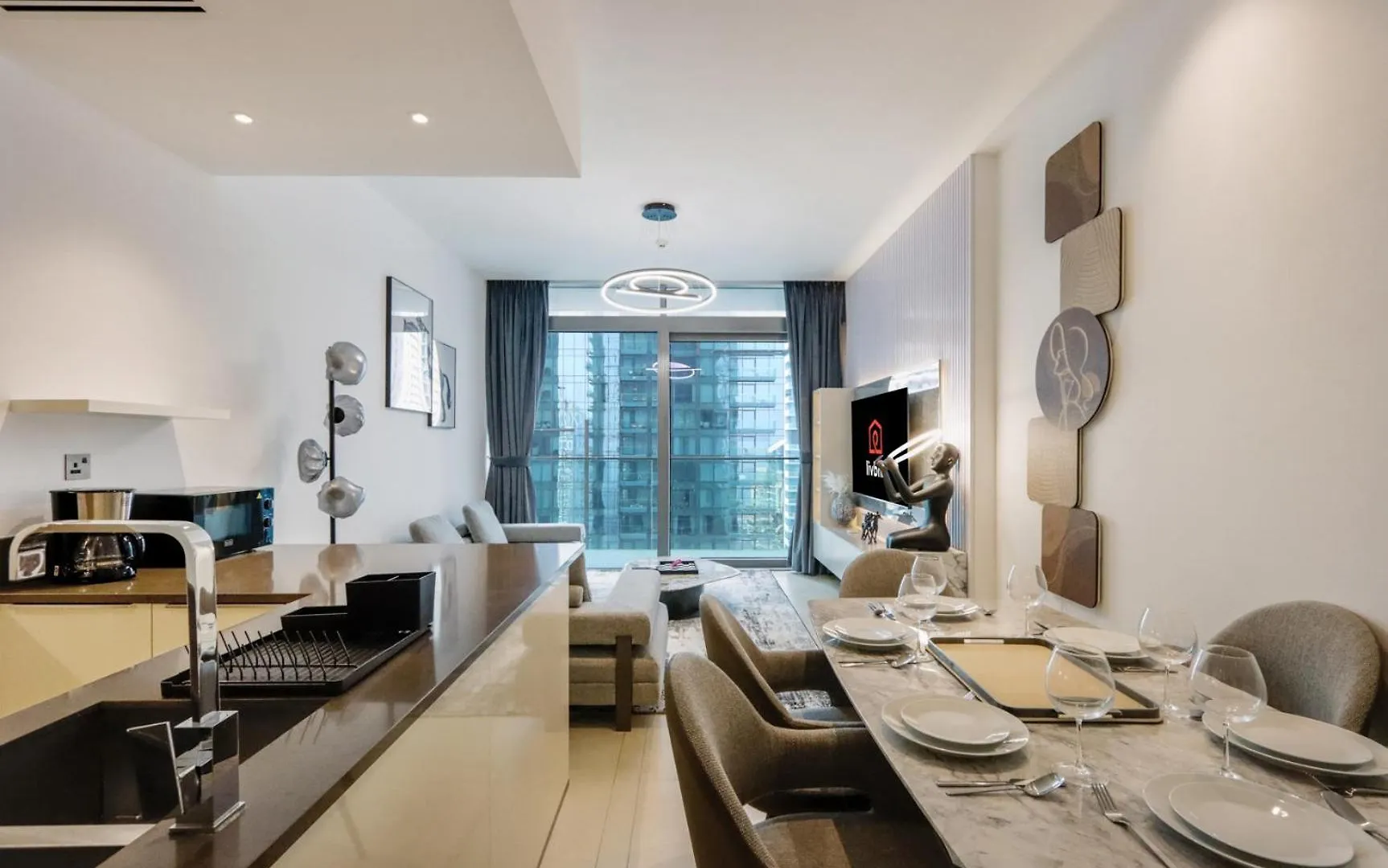 Luxury 2Br Waterfront Oasis In Marinagate - Livbnb Dubai