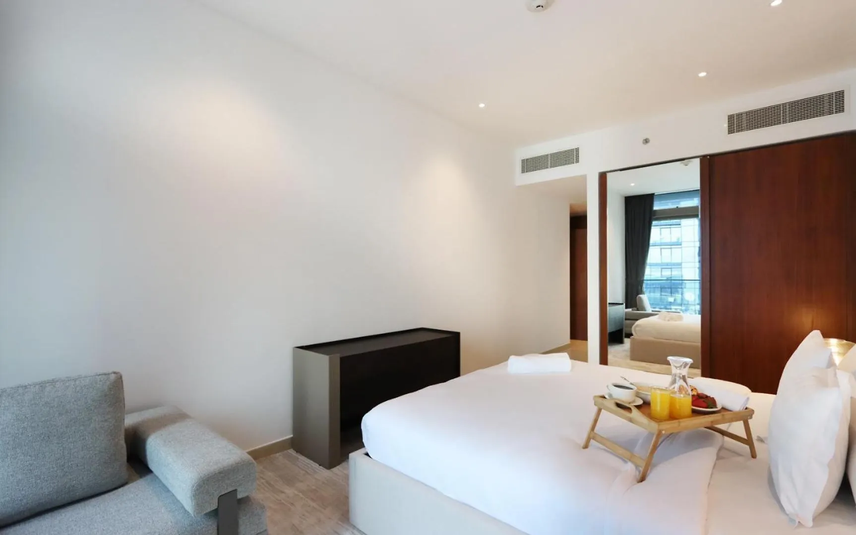Apartment Luxury 2Br Waterfront Oasis In Marinagate - Livbnb Dubai
