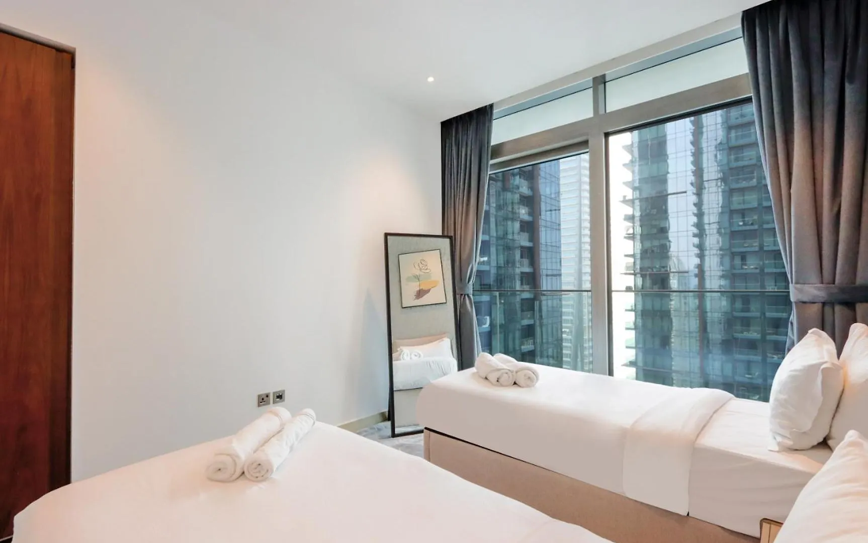 Luxury 2Br Waterfront Oasis In Marinagate - Livbnb Dubai United Arab Emirates